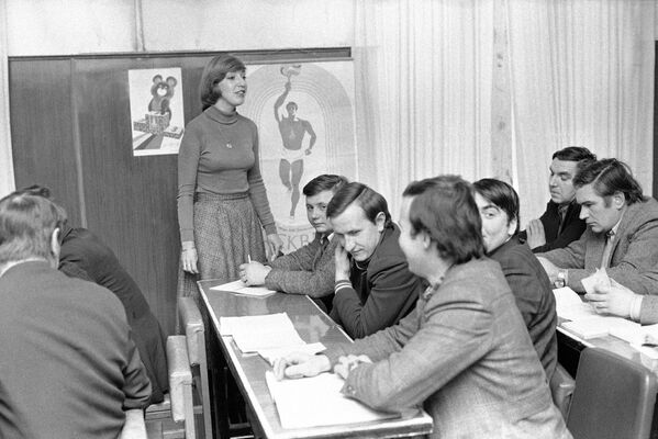 Moscow taxi drivers receive foreign language instructions as preparations for Olympics in Moscow  Dec. 17, 1979.  - Sputnik Africa