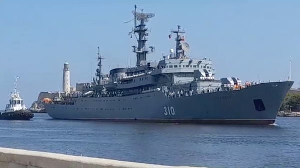 The Russian Navy’s Perekop training ship with cadets on board has arrived in Havana Bay - Sputnik Africa