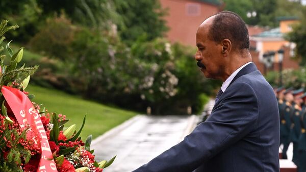 Eritrean President Isaias Afwerki attends a wreath-laying ceremony at the Tomb of the Unknown Soldier by the Kremlin Wall in Moscow, Russia, on May 31, 2023. - Sputnik Africa