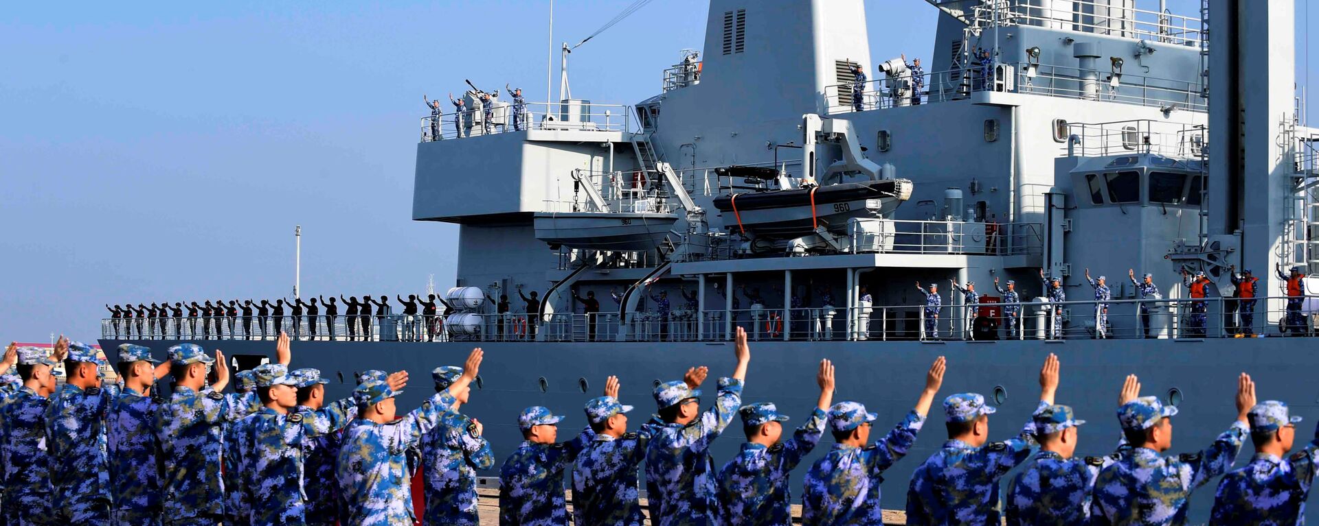 Soldiers of the Chinese People's Liberation Army (PLA) Navy take part in a ceremony as a replenishment ship sets sail to the Gulf of Aden and the waters off Somalia, from a naval port in Qingdao, Shandong province, China September 3, 2020 - Sputnik Africa, 1920, 21.07.2023