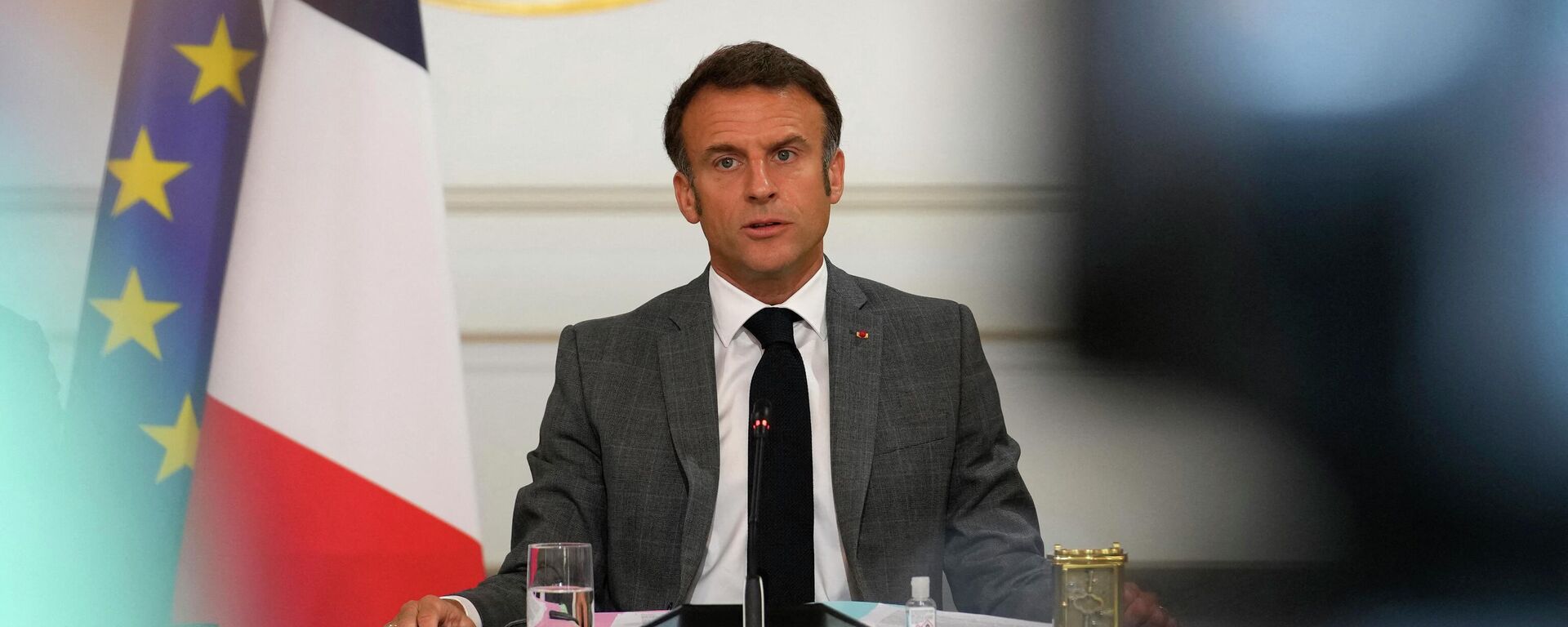 French President Emmanuel Macron looks on prior to welcome Chilean President for a working lunch at the Elysee Palace in Paris on July 21, 2023 - Sputnik Africa, 1920, 23.07.2023