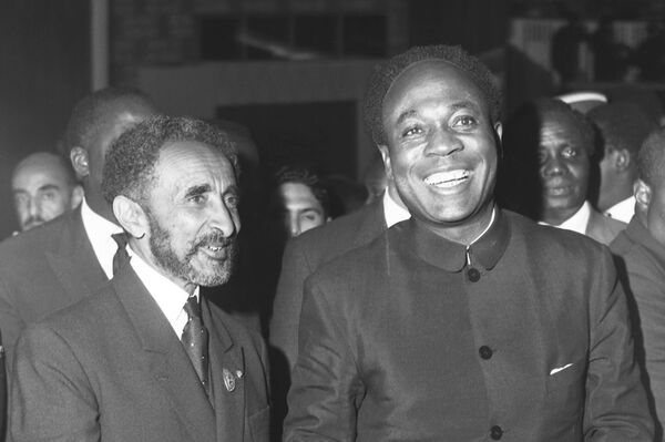 President Kwame Nkrumah of Ghana chats with Emperor Haile Selassie as they enter Africa Hall in Addis Ababa, Ethiopia, on May 26, 1963, to sign the African Charter, agreed upon by the African heads of state during their conference, which began on May 22. - Sputnik Africa