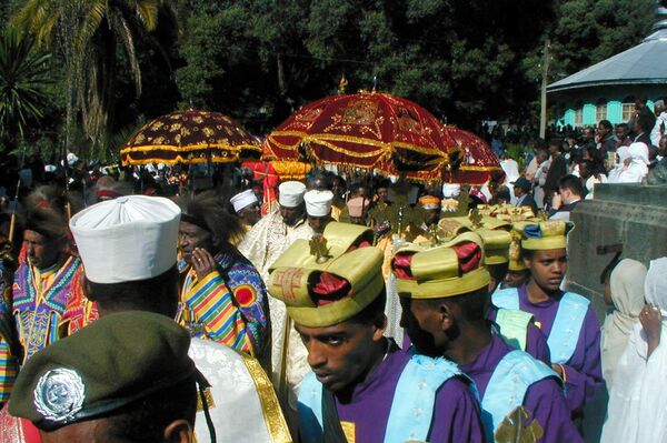 The coffin of Ethiopia&#x27;s last emperor, Haile Selassie, is carried 05 November 2000 during his funeral in Addis Ababa&#x27;s Trinity cathedral more than 25 years after his death. Only a few thousand residents of the capital turned out to see the funeral procession and reburial of the &quot;King of Kings&quot;. - Sputnik Africa