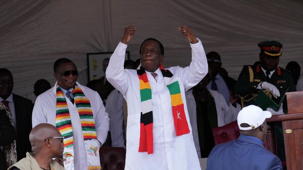 Zimbabwean President Emmerson Mnangagwa is seen at Prospect Lithium Zimbabwe's processing plant in Goromonzi about 80 kilometers southeast of the capital Harare, Wednesday, July 5 2023.  - Sputnik Africa