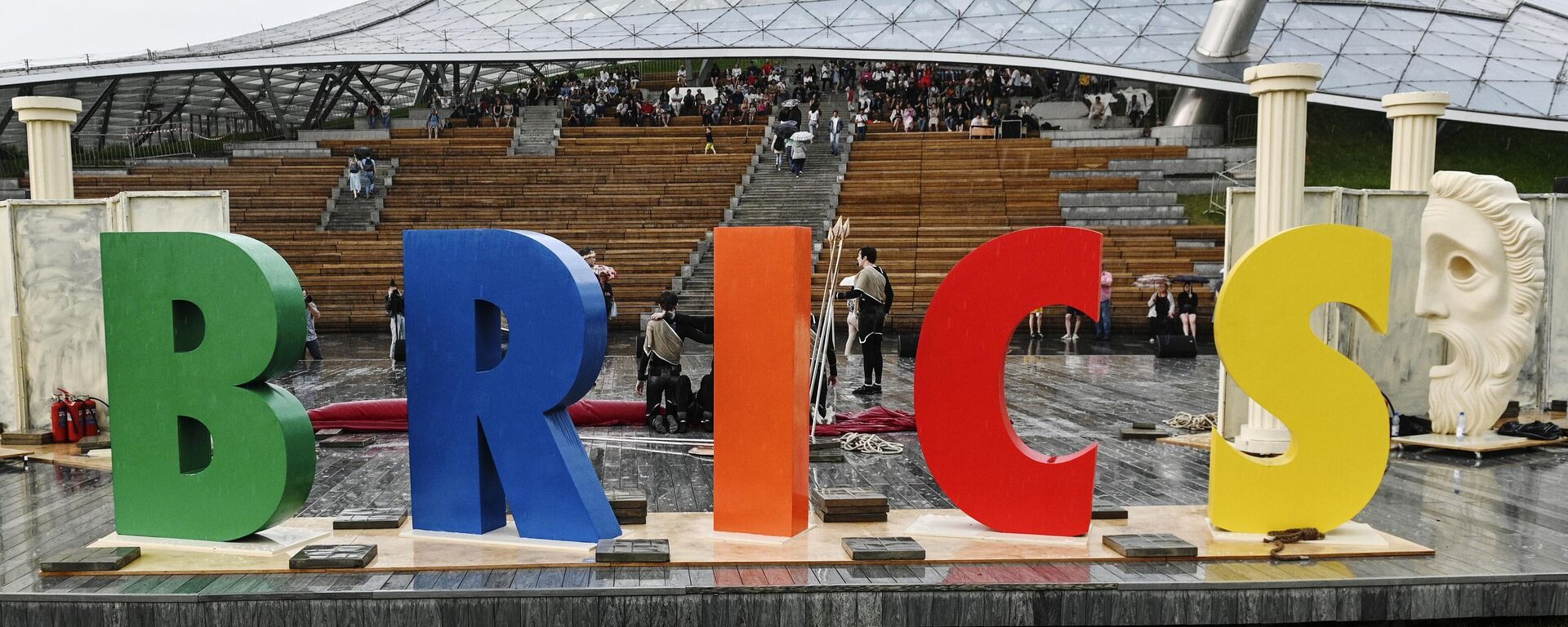 Stand with BRICS symbols at the 3rd International Festival of Theater Schools of the BRICS Countries in Moscow, 2019.  - Sputnik Africa, 1920, 20.08.2023