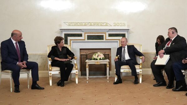 Poutine rencontre la directrice de la Nouvelle Banque de développement des BRICS - Sputnik Afrique