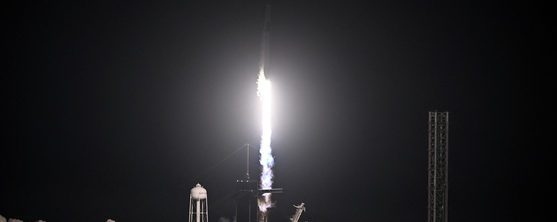 The SpaceX Falcon 9 rocket with the company’s Crew Dragon spacecraft lifts off from pad 39A for the Crew-6 mission at NASA's Kennedy Space Center in Cape Canaveral, Florida, early on March 2, 2023 - Sputnik Africa, 1920, 27.07.2023