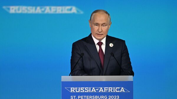 Poutine à la session plénière du Forum Russie-Afrique  - Sputnik Afrique