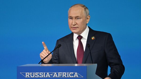Poutine à la session plénière du Forum Russie-Afrique - Sputnik Afrique