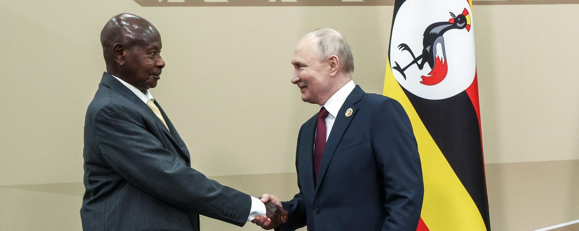 Russian President Vladimir Putin and Ugandan President Yoweri Kaguta Museveni during a meeting on the sidelines of the second Russia-Africa Summit and Forum in St. Petersburg, July 27, 2023 - Sputnik Africa, 1920, 28.07.2023