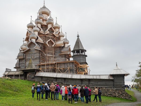 The Transfiguration Church, part of the architectural ensemble of the Kizhi State Historical and Architectural Museum-Reserve, on Kizhi Island on Lake Onega in Karelia. - Sputnik Africa