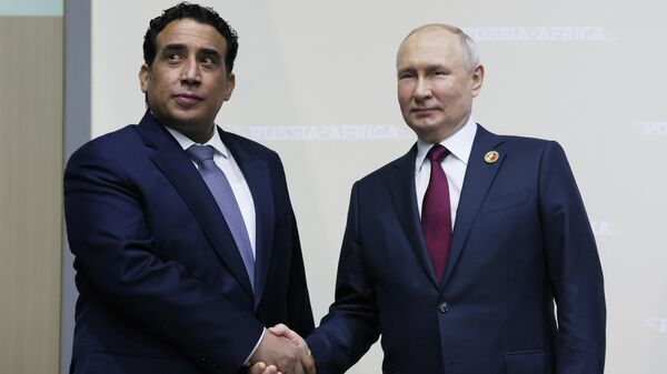Vladimir Poutine et Mohammed el-Menfi - Sputnik Afrique