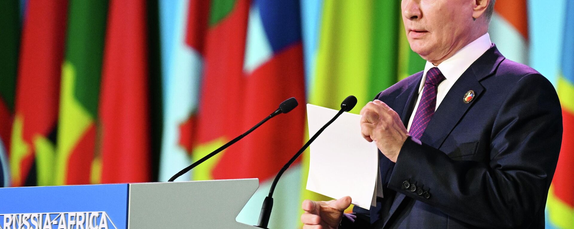 Russian President Vladimir Putin makes a statement to the media following the results of the second Russia-Africa Summit on July 28, 2023 - Sputnik Africa, 1920, 28.07.2023