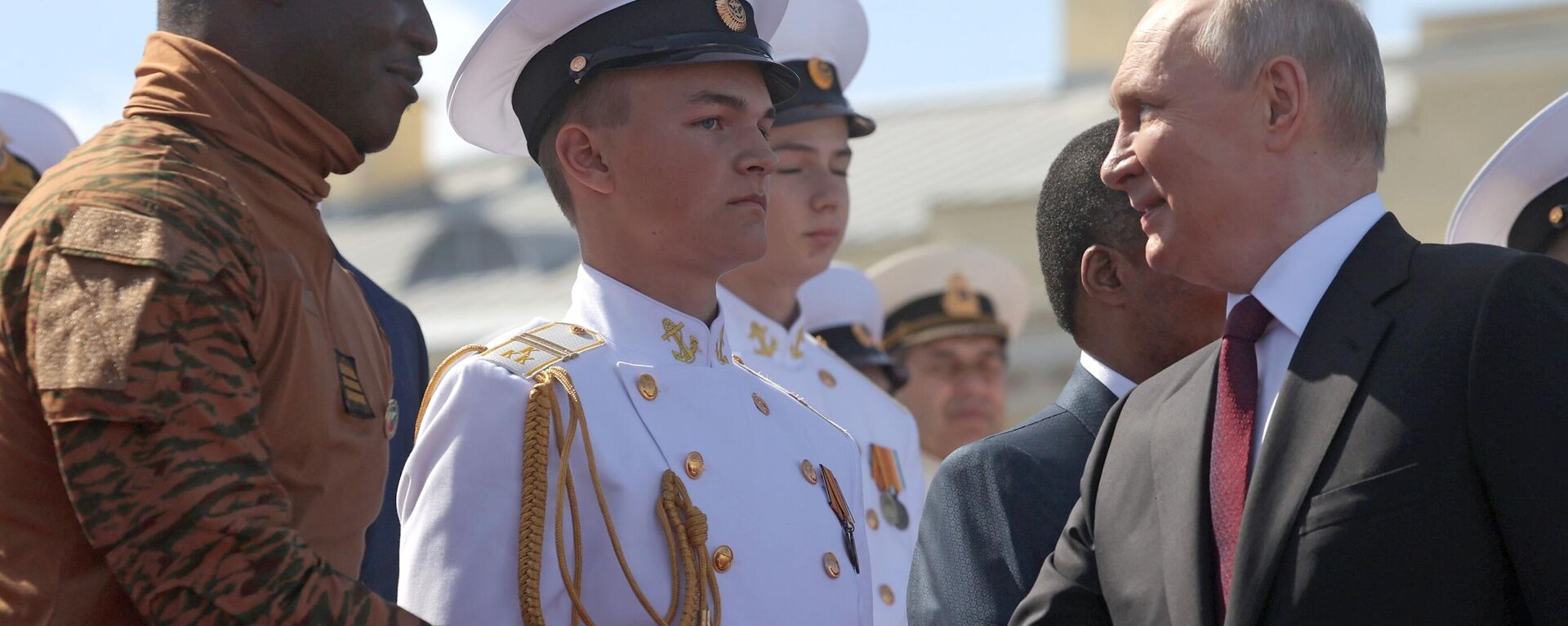 President of the Russian Federation, Supreme Commander-in-Chief Vladimir Putin and President of the Transitional Period of the Republic of Burkina Faso Ibrahim Traore (left) at the Main Naval Parade on the occasion of the Russian Navy Day, July 30, 2023 - Sputnik Africa, 1920, 30.07.2023