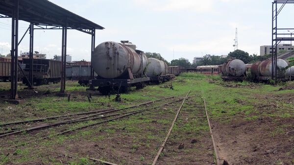 Dilapidated fuel storage tanks belonging to Benin’s state-run railways OCBN at the main workshop in Cotonou, pictured on October 12, 2015.  - Sputnik Africa