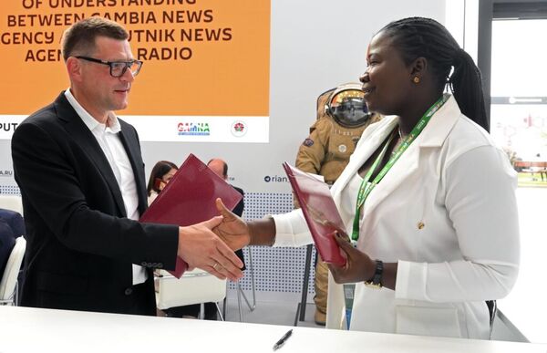 Signature d&#x27;un protocole d&#x27;accord entre l&#x27;Agence de presse gambienne et l’agence de presse internationale et radio Sputnik - Sputnik Afrique