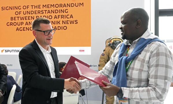 Signature d&#x27;un protocole d&#x27;accord entre Radio Afrique et l’agence de presse internationale et radio Sputnik - Sputnik Afrique