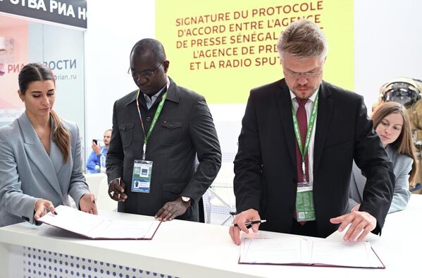 Signature d&#x27;un protocole d&#x27;accord entre l&#x27;agence de presse APS Sénégal et l’agence de presse internationale et radio Sputnik - Sputnik Afrique