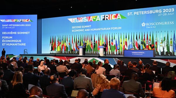 Russian President Vladimir Putin and Chairman of the African Union, President of the Union of the Comoros Azali Assumani make a statement to the media following the results of the Russia-Africa Summit on July 28, 2023 - Sputnik Africa
