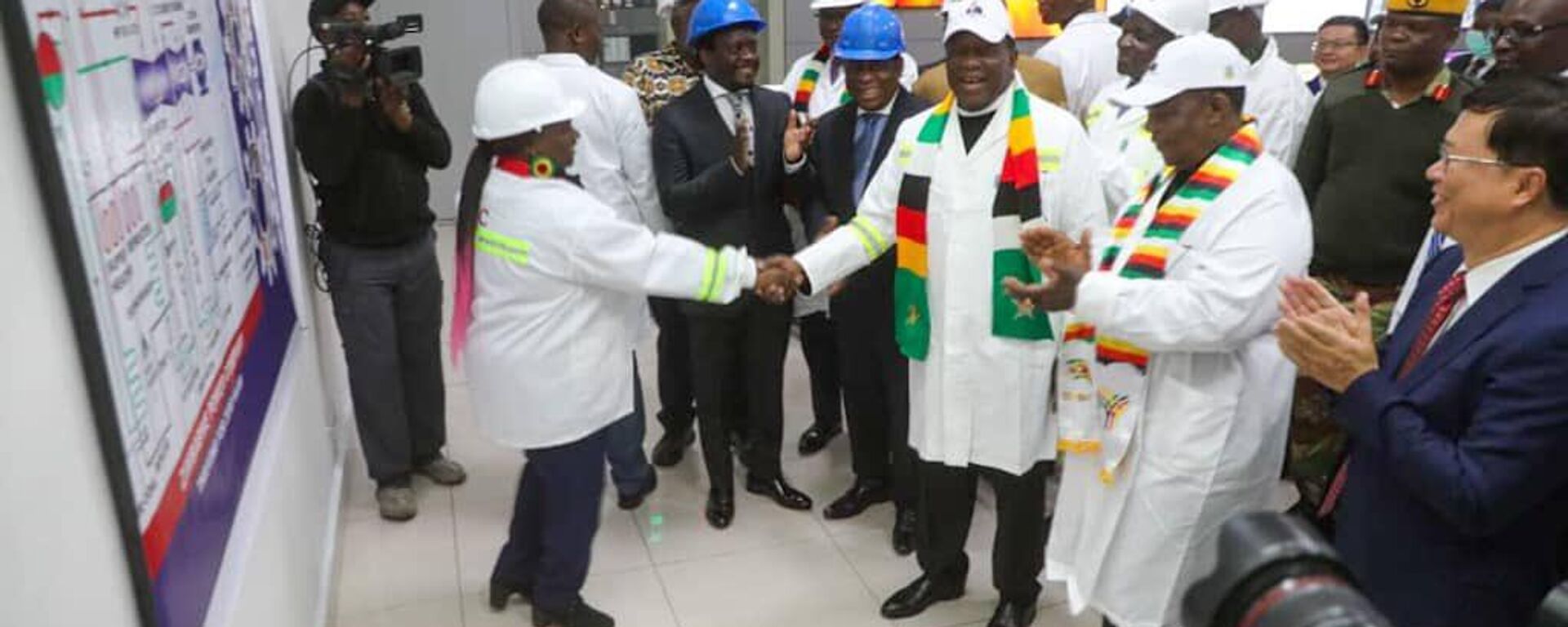 Zimbabwe's President Emmerson Mnangagwa inaugurated a Chinese-funded power station - Sputnik Africa, 1920, 04.08.2023