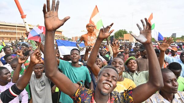 Partisans du Conseil national pour la sauvegarde de la patrie (CNSP) à Niamey, le 6 août 2023 - Sputnik Afrique