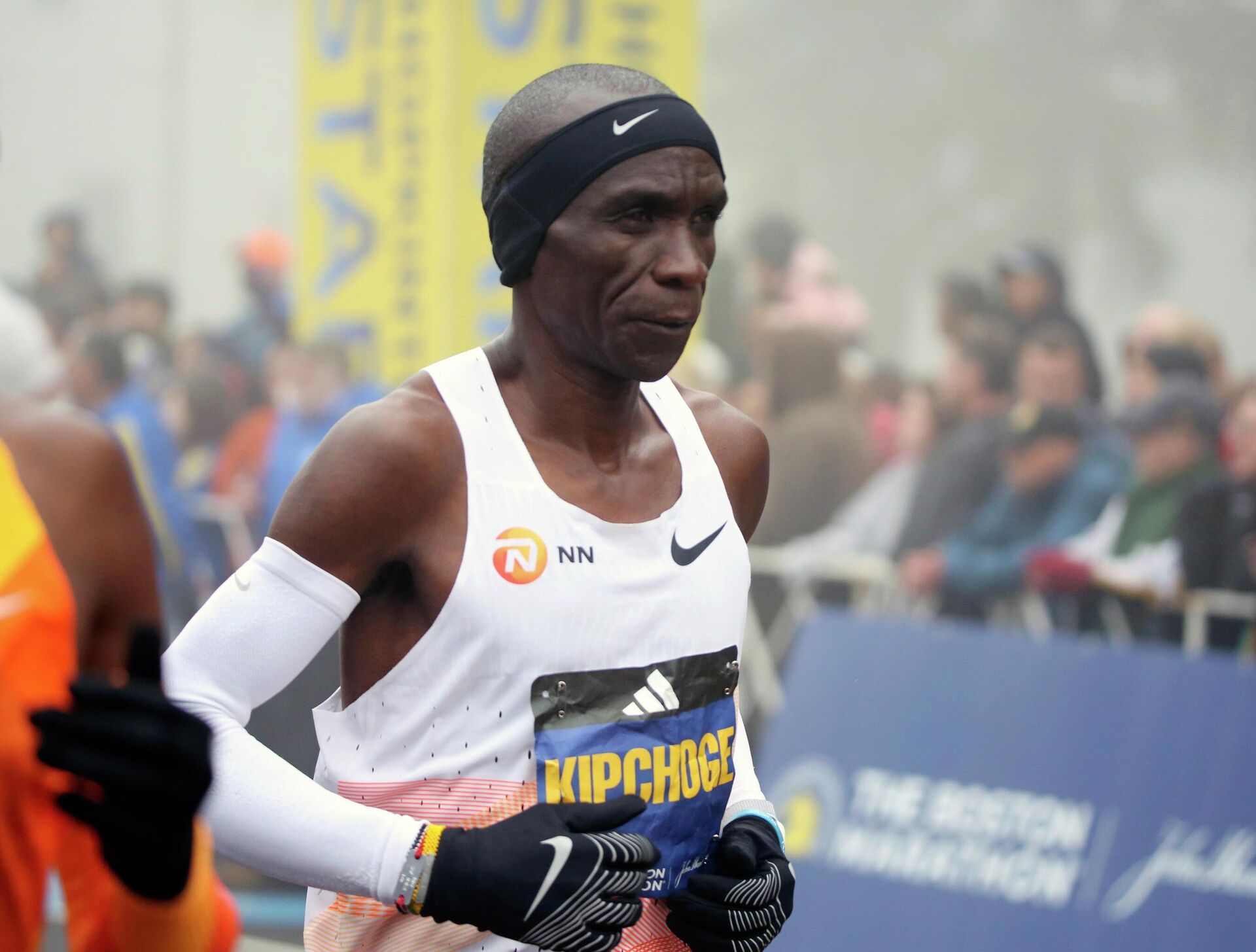 Eliud Kipchoge, of Kenya, runs during the Boston Marathon in Hopkinton, Mass., Monday, April 17, 2023 - Sputnik Afrique, 1920, 08.08.2023