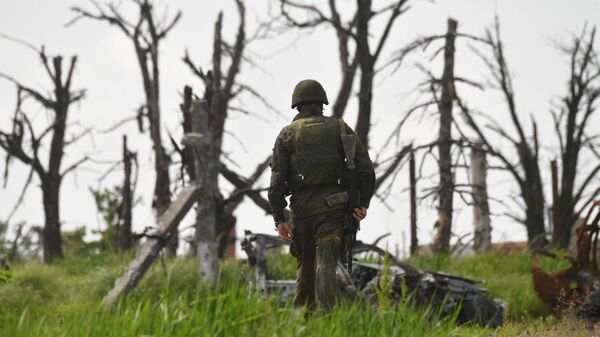 Un soldat russe dans le Donbass - Sputnik Afrique