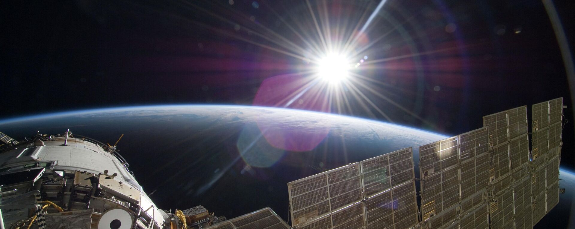 Sun Over Earth (NASA, International Space Station Science, 11:22:09) - Sputnik Africa, 1920, 14.09.2023