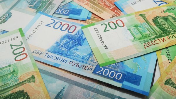 The 200 and 2000 ruble banknotes. - Sputnik Africa