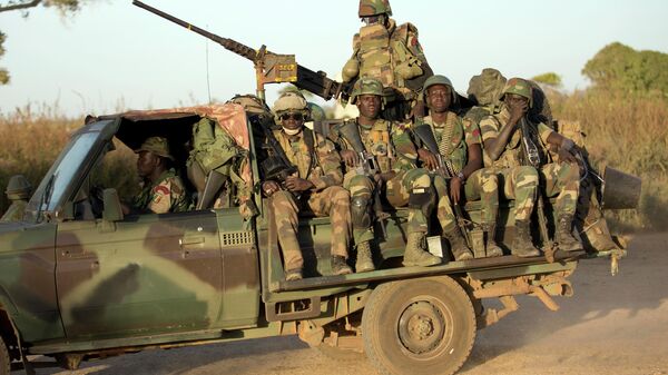 ECOWAS Senegalese troops hold their position in Barra, across from the Gambian capital Banjul - Sputnik Africa