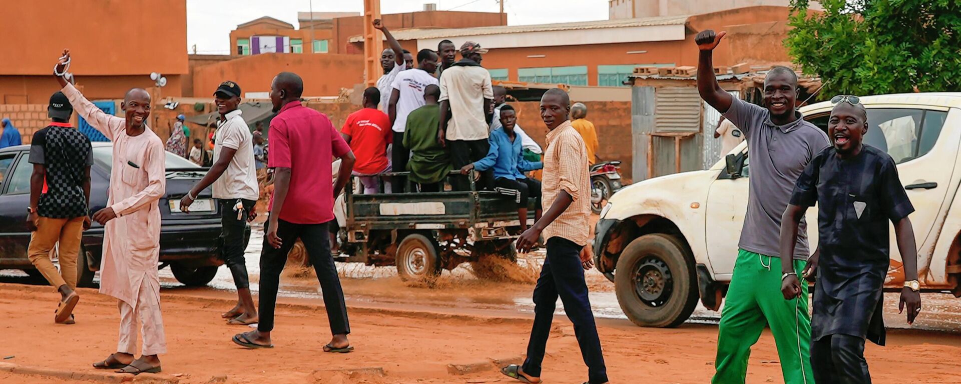 Nigerien men gather for an anti-French protest in Niamey, Niger, Friday, Aug. 11, 2023. - Sputnik Africa, 1920, 12.08.2023