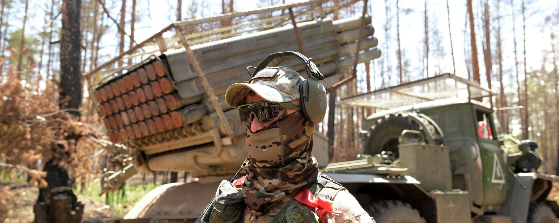 Serviceman of the Central unit near the BM-21 Grad multiple launch rocket system in the Krasnolimansk direction, LPR.  - Sputnik Africa, 1920, 12.08.2023