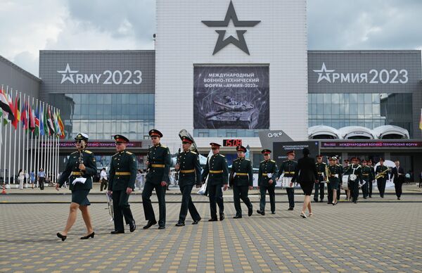 Members of the Russian military music orchestra at the exposition field in the Kubinka Patriot Park and Congress Center outside Moscow on August 16, 2023 during the International Military-Technical Forum Army-2023. - Sputnik Africa