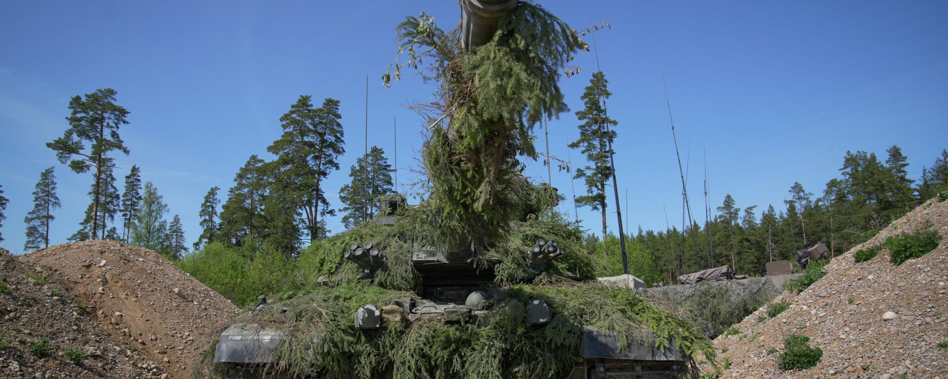 A Challenger 2 tank, this one belonging to the British army, seen during NATO drills in Estonia, May 2023. - Sputnik Africa, 1920, 17.08.2023