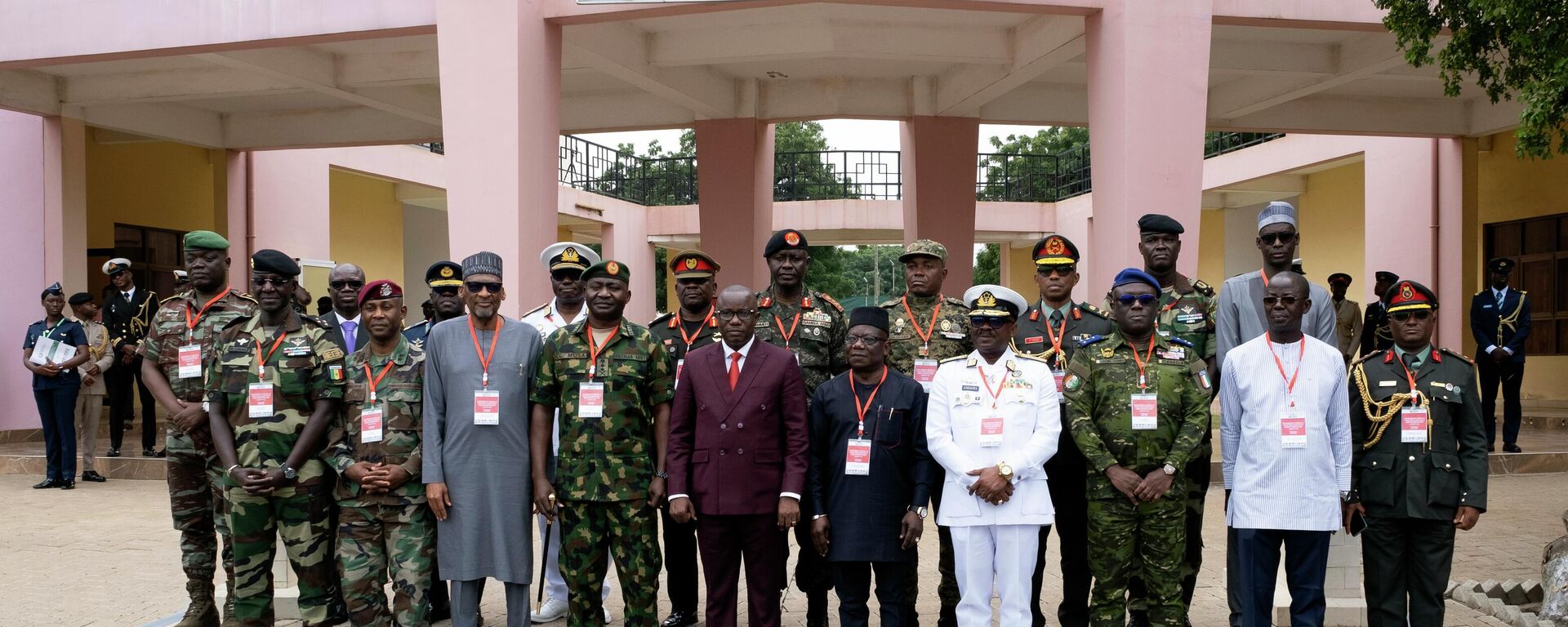 The defense chiefs from the Economic Community of West African States (ECOWAS) countries excluding Mali, Burkina Faso, Chad, Guinea and Niger, pose for a group photo during their extraordinary meeting in Accra, Ghana, Thursday, Aug. 17, 2023, to discuss the situation in Niger.  - Sputnik Africa, 1920, 18.08.2023