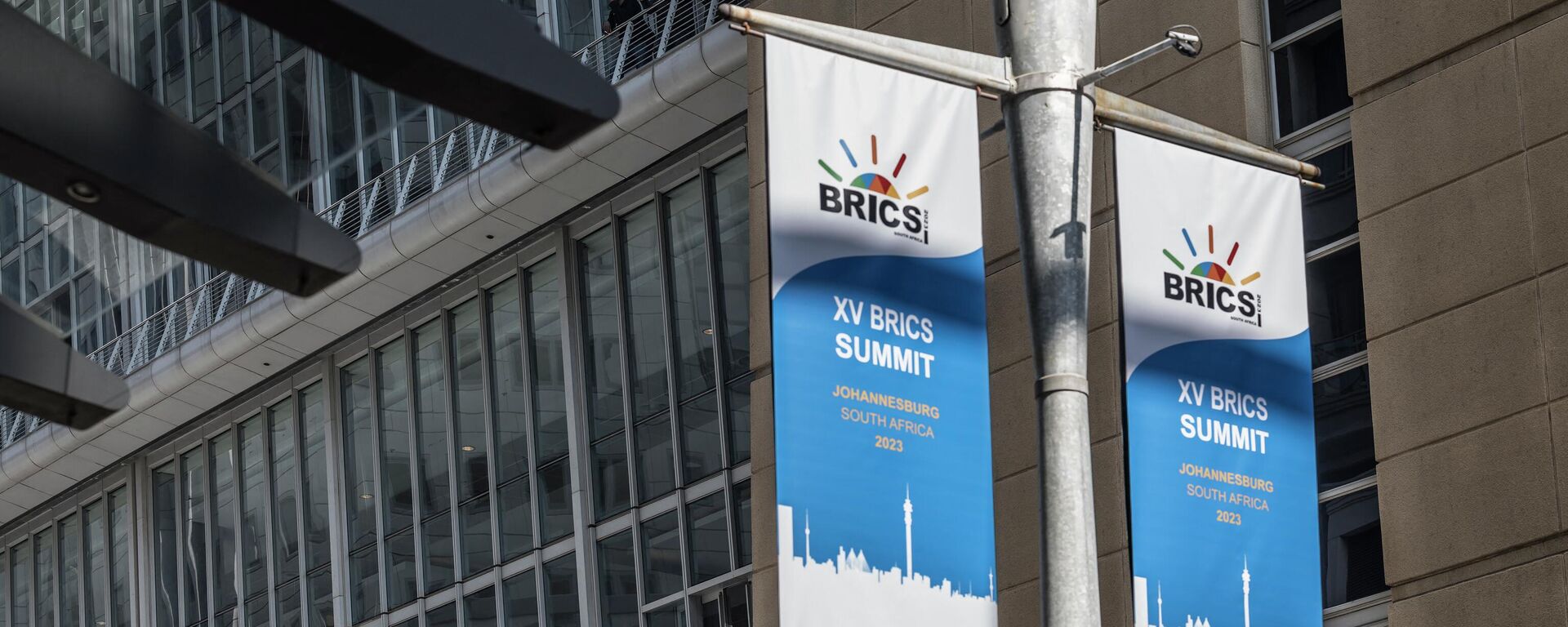 Banners advertising the 2023 BRICS Summit  - Sputnik Africa, 1920, 21.08.2023