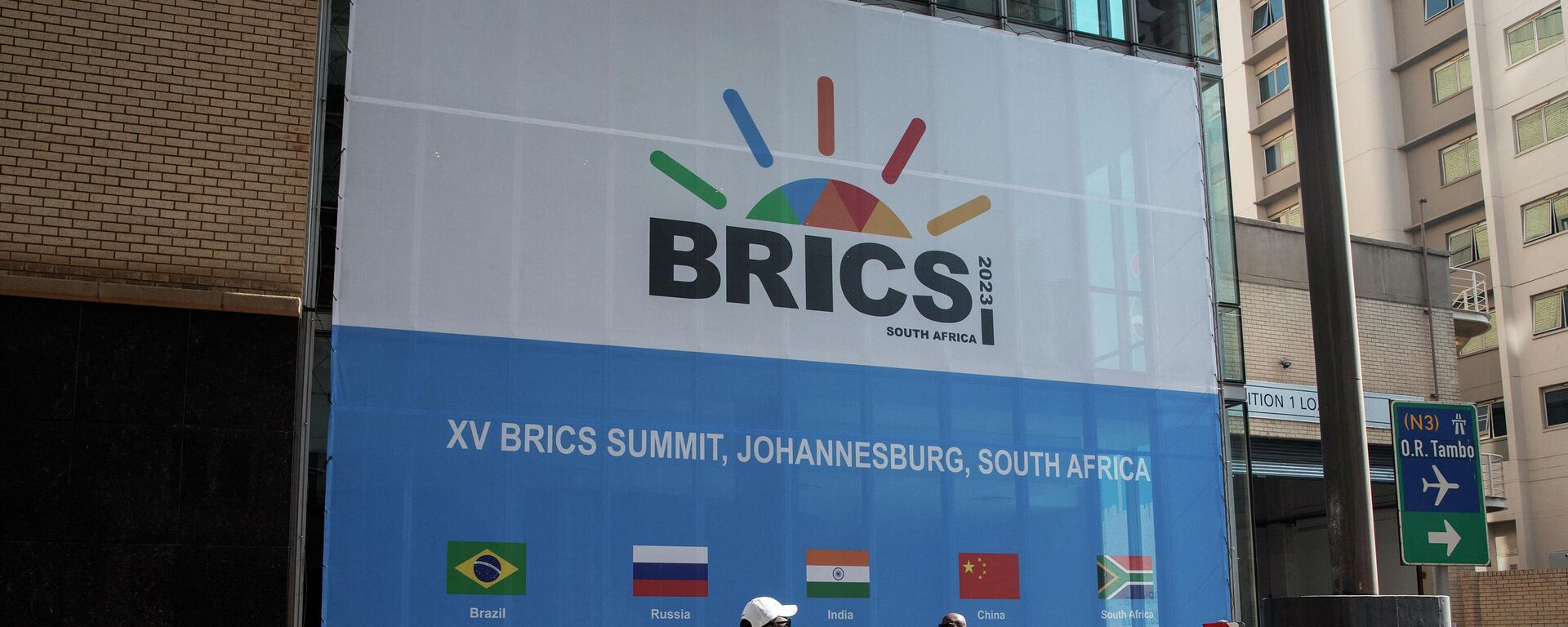 Баннеры, посвященные предстоящему саммиту БРИКС-2023 в Йоханнесбурге, Южная Африка - Sputnik Africa, 1920, 21.08.2023