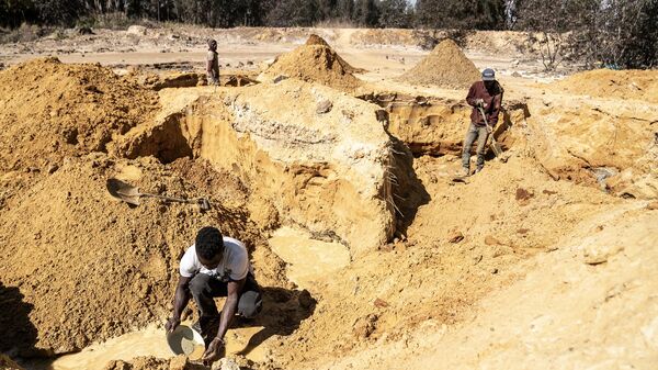 Artisanal miners, known as zama zamas, mine for gold at a mining operation in Stormhill west of Johannesburg on August 11, 2023 - Sputnik Africa
