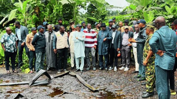 The Nigerian government's Oil Theft Situation Assessment Delegation inspects oil facilities in the Niger Delta on August 26, 2023.  - Sputnik Africa