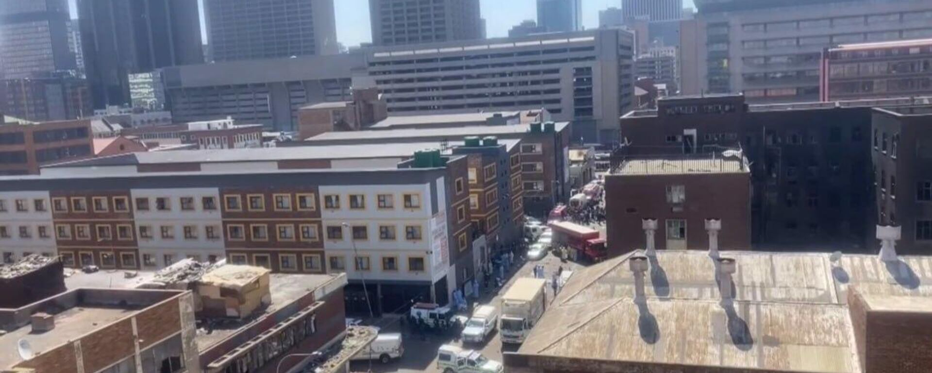 Fire engulfs multi-storey building in center of Johannesburg - Sputnik Africa, 1920, 31.08.2023