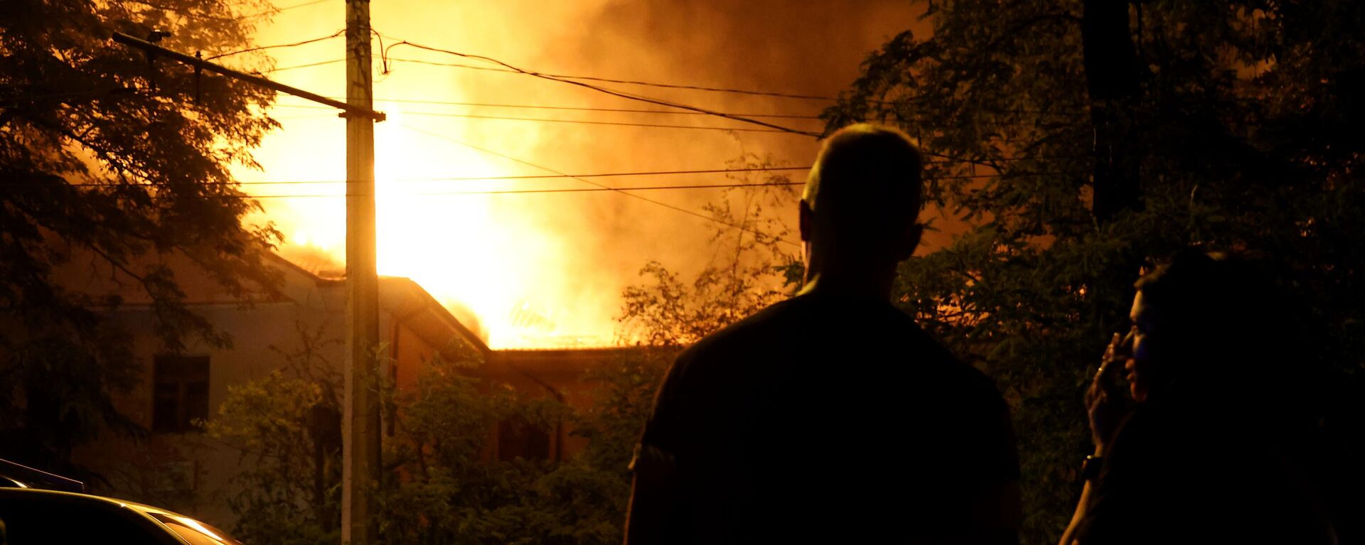 A fire rages in the building of the Donetsk National University of Economics and Trade as a result of shelling by cluster shells in the course of Russia's military operation in Ukraine, in Donetsk, Donetsk People's Republic, Russia, on August 5, 2023. - Sputnik Africa, 1920, 01.09.2023