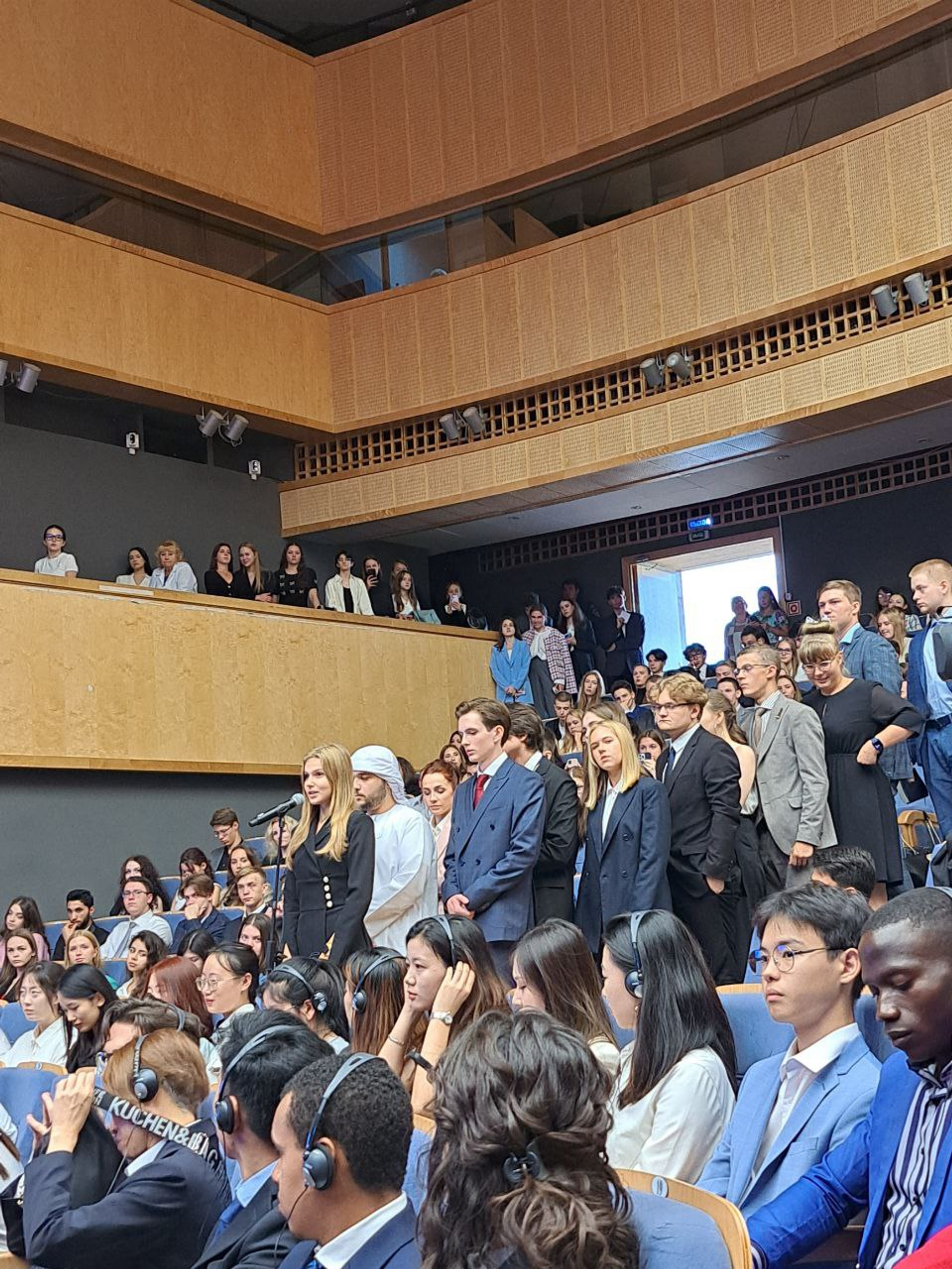 Students line up to ask Sergei Lavrov questions at Friday's event at the Moscow State Institute of International Relations. - Sputnik Africa, 1920, 01.09.2023