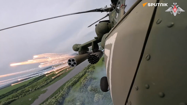 Des groupes d’appui feu d’aviation des forces terrestres russes à pied d'œuvre - Sputnik Afrique