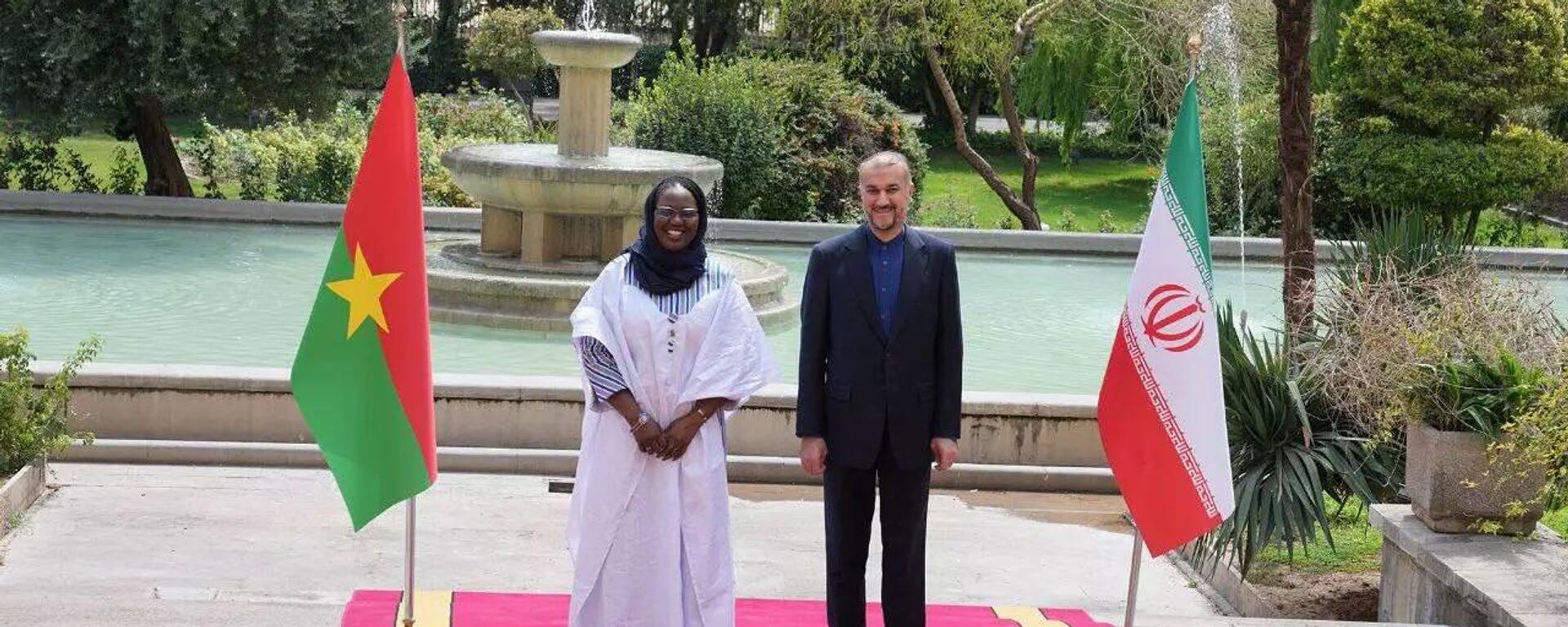 Iranian Foreign Minister Hossein Amirabdollahian met with his counterpart from Burkina Faso Ms. Olivia Rouamba - Sputnik Africa, 1920, 05.09.2023