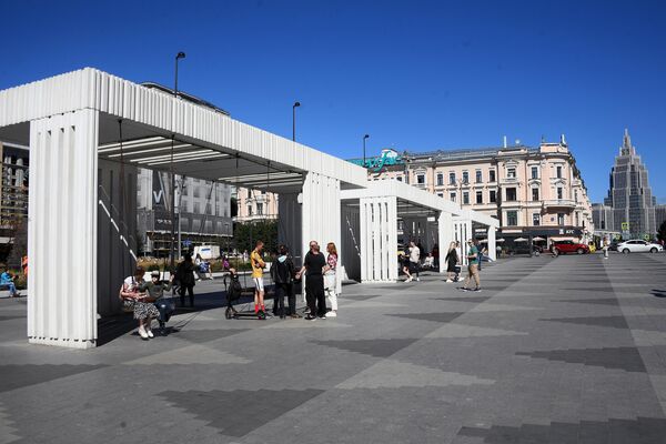 Panoramic swings on Triuphfal Square in Moscow, 2020. - Sputnik Africa