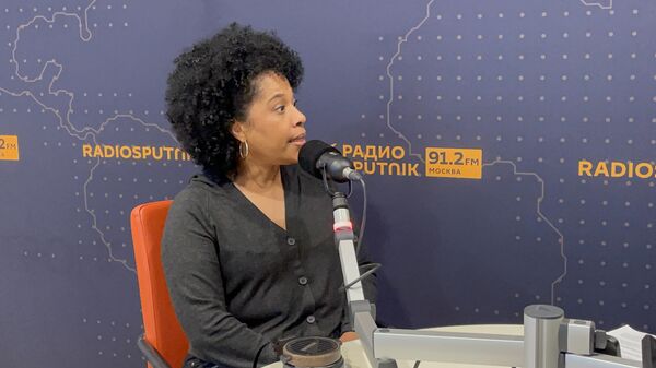 Nathalie Yamb dans un studio de Sputnik, le 8 septembre 2023 - Sputnik Afrique