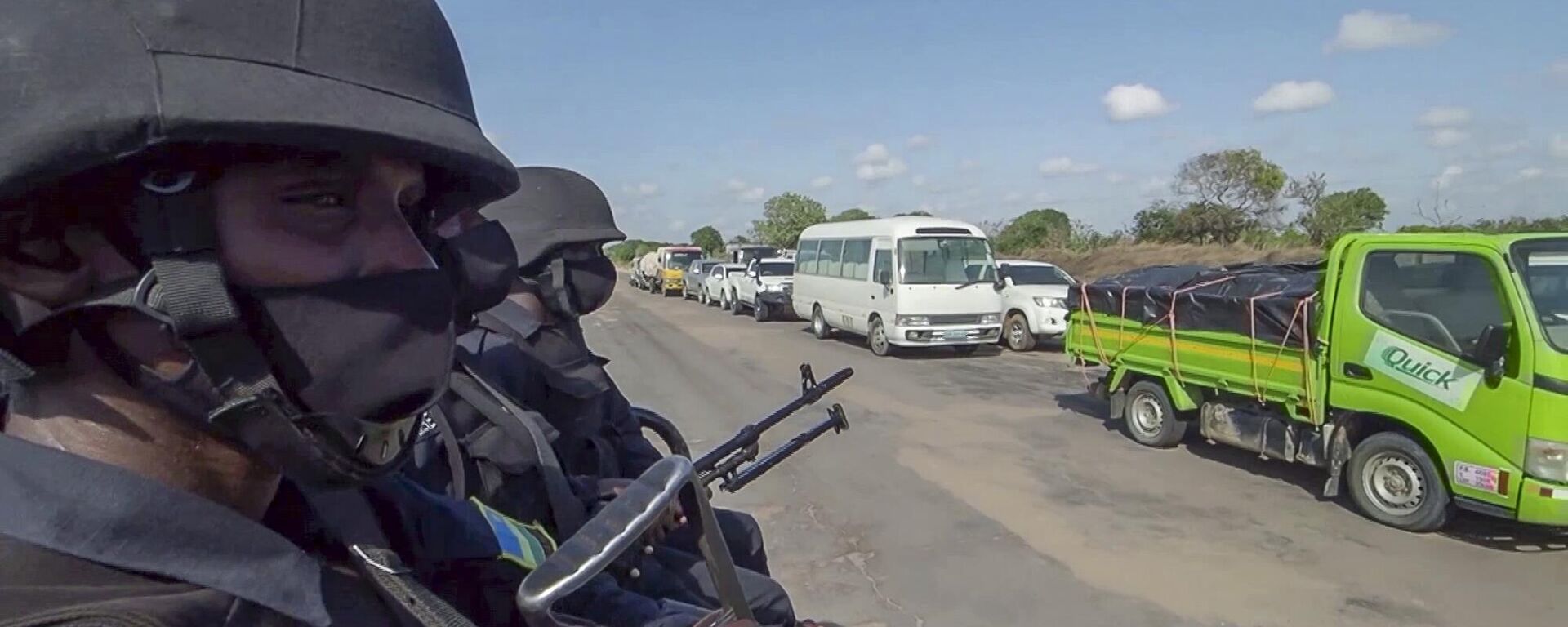 In this image made from video, Rwandan police patrol a road in Palma, Cabo Delgado province, Mozambique, Sunday Aug. 15, 2021.  - Sputnik Africa, 1920, 09.09.2023