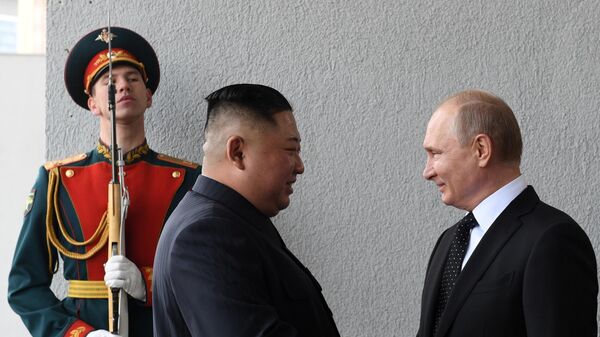 Президент РФ Владимир Путин и председатель Госсовета Корейской Народно-Демократической Республики Ким Чен Ын - Sputnik Afrique