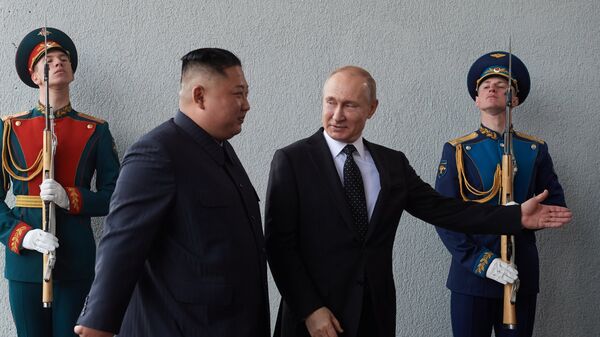 Russian President Vladimir Putin and North Korean leader Kim Jong-un meet in Vladivostok on 25 April, 2019 - Sputnik Africa