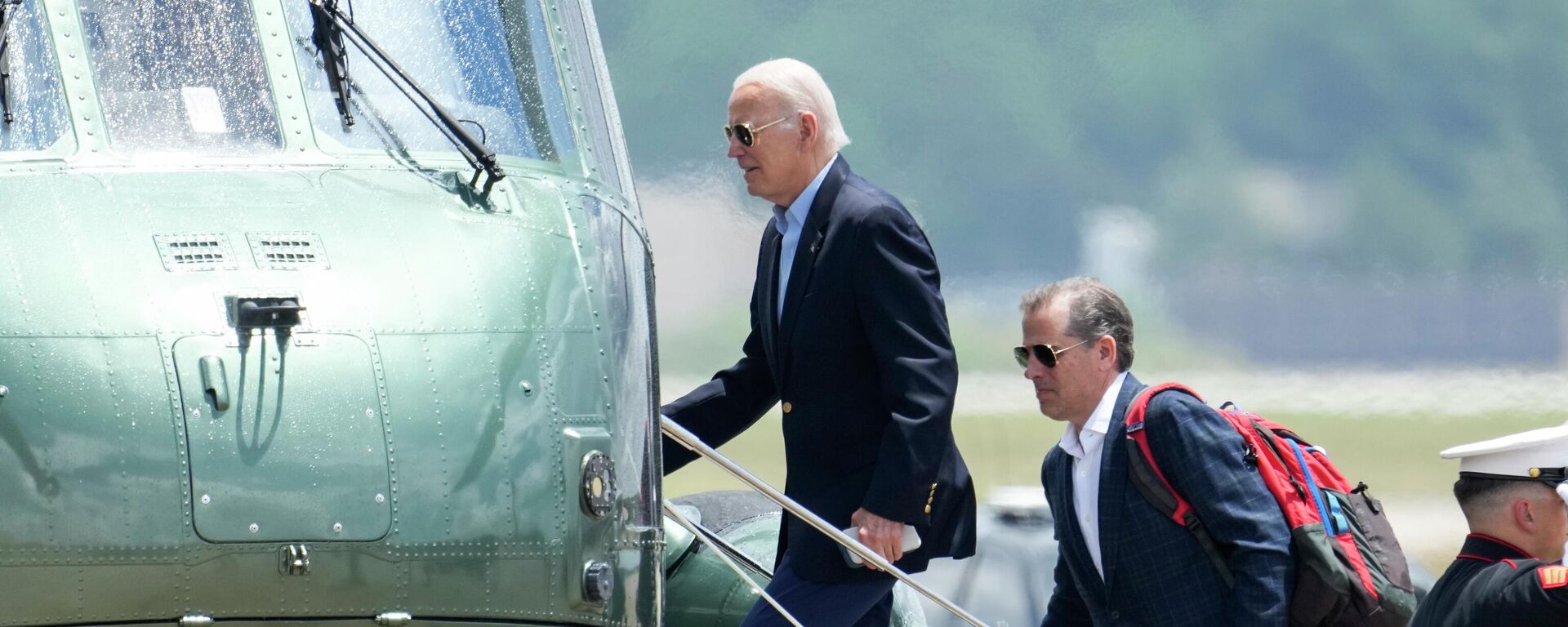 President Joe Biden boards Marine One with his son Hunter Biden as he leaves Andrews Air Force Base, Md., on his way to Camp David, Saturday, June 24, 2023 - Sputnik Africa, 1920, 16.09.2023